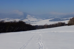 Widok na Lackową, Przełęcz Pułaskiego i Dlhy Dil z Ostrą Górą i Cigelką