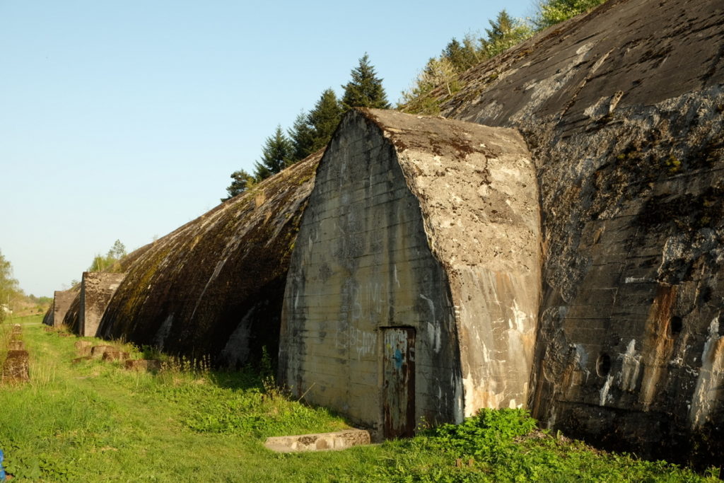 Bunkier kolejowy (Anglage Sud) w Stępinie zbudowany w latach 1940-41, w którym w 27 sierpnia 1941 r. doszło do spotkania Hitlera z Mussolinim.