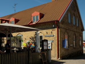 W tym budynku mieści się biuro informacji turystycznej - Turistbyrå.