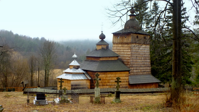 Widok na cerkiew w Wołowcu od północnej strony